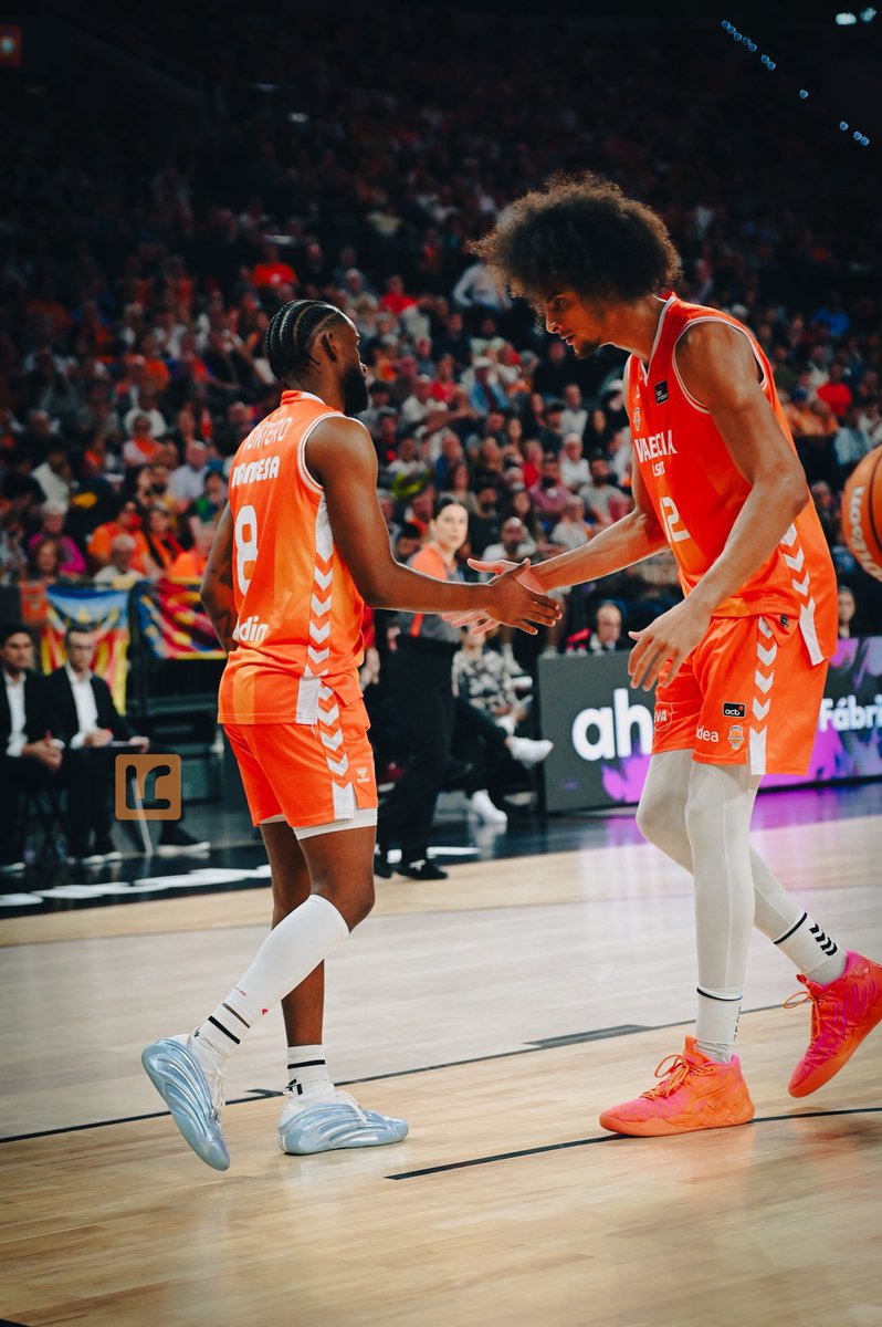 🍊VICTORIA contundente de <a href="/valenciabasket/">Valencia Basket Club</a> en el Buesa por 79-108 frente a un Baskonia todavía de resaca copera.

👏🏽Mucho mérito; no era fácil el partido de hoy después de lo del sábado.

🏆Los de Pedro dormirán segundos en <a href="/EuroLeague/">EuroLeague</a> con un 19-10.

💪🏽Esto no ha acabado.