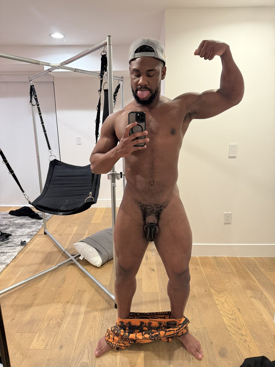 Masterrock243's tweet photo. I need new friends 🏳️‍🌈 https://t.co/kOc3DK7MDq