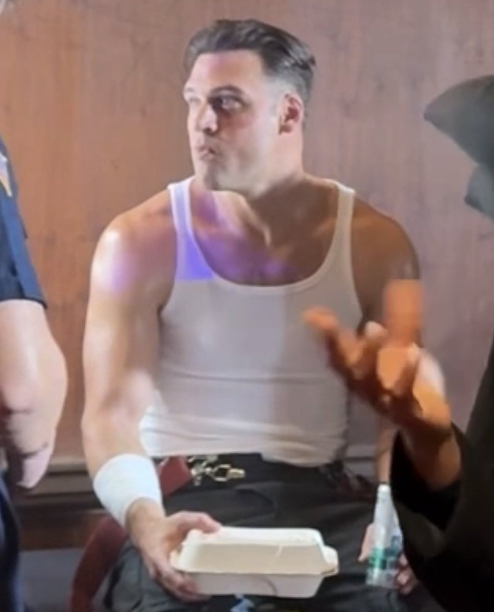 Cherry ☆︎ 911 ☆︎ BI BUCK tweet media