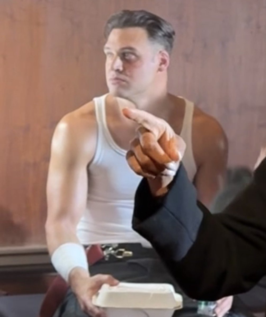 Cherry ☆︎ 911 ☆︎ BI BUCK tweet media