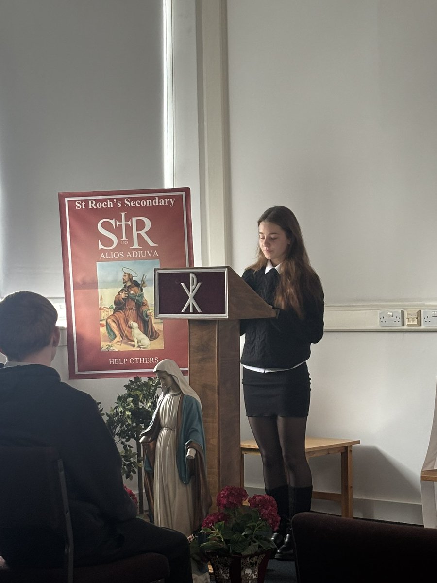 StRochRE's tweet image. Super proud of some of our S6 Caritas nominees for keeping faith at the centre of school life by leading #StationsOfTheCross at lunchtime and mentoring S5 pupils preparing to take on Caritas in June. Exemplification of our motto: Alios adiuva: help others. @St_Rochs @rercag ✝️🙏🏼