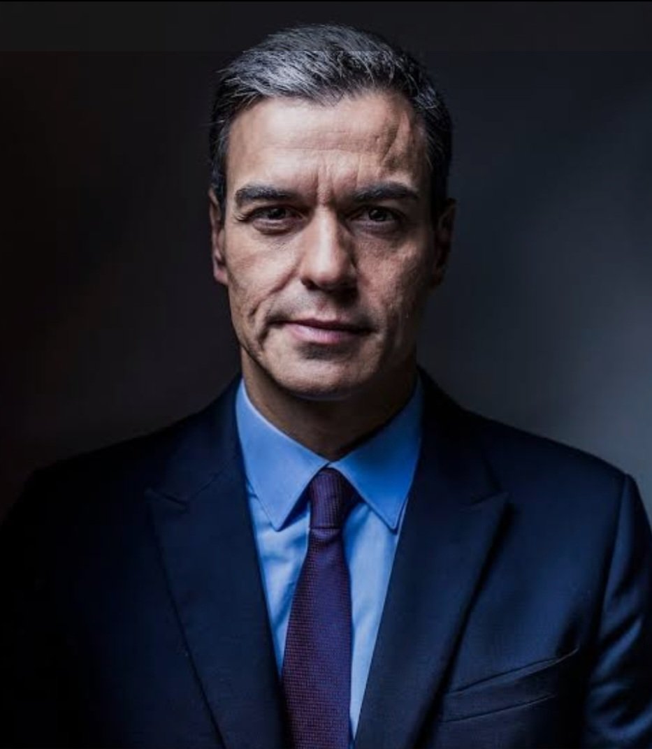 A uno le felicitó Ronald Reagan por salvar la democracia, al otro le felicitó Hamás por blanquear el terrorismo.

Ahora vas y lo cuentas zurdo.