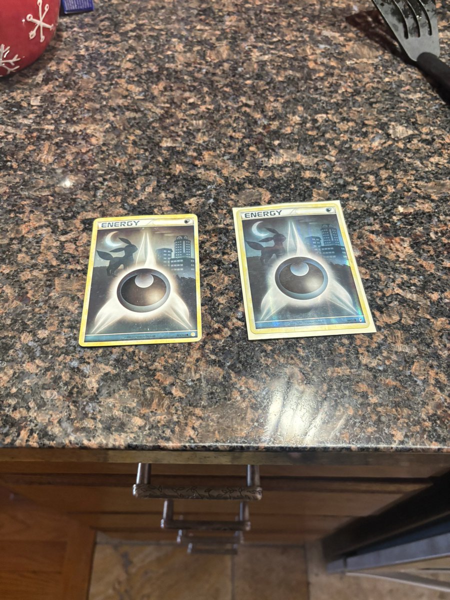 looking for one of these in seattle! preferably non-holo. I’ve got 3 sitting in a deckbox i haven’t tracked down yet :/

no play promos please! :)