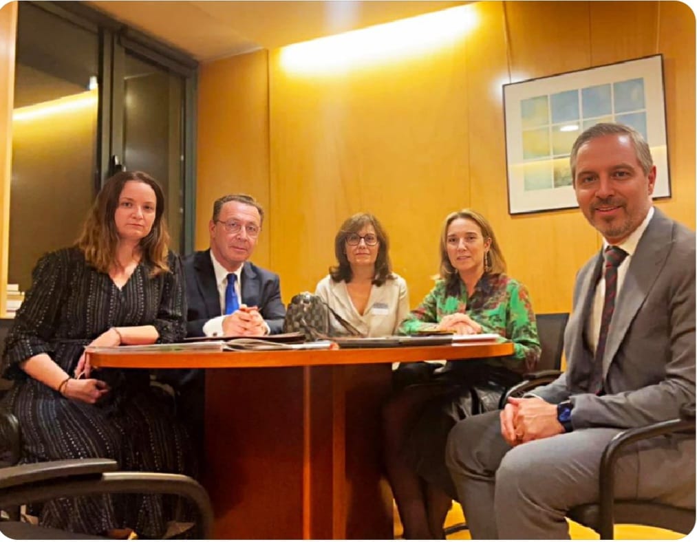 <a href="/ppopular/">Partido Popular</a> 
<a href="/NunezFeijoo/">Alberto Núñez Feijóo</a>
<a href="/cucagamarra/">Cuca Gamarra</a> 
<a href="/MoroMjesus/">mjesus moro almaraz</a> 
Ni fotos ni manifestaciones con los profesionales atrapados/as en las Mutualidades si después no practican en el parlamento una política seria y comprometida con nosotr@s.
No vale ponerse de perfil y
recuerden
#J2NoAceptaMigajas