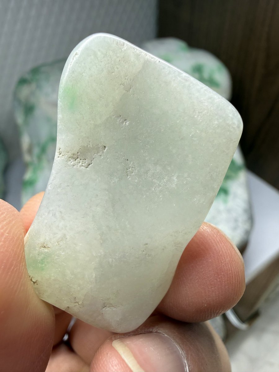 今日のヒスイは、 透き通る様な透明感、 「氷翡翠⚪️アイスジェイド