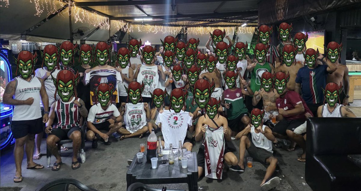 Bonde dos 40 reunidos ontem na 
Vila Cruzeiro, onde tudo começou, para assistir Palmeiras x Fluminense.