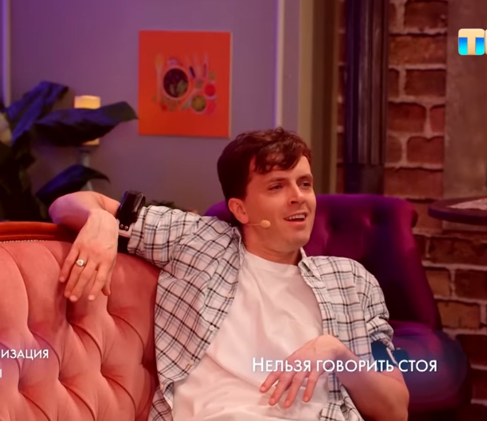 пересматриваю импру пока болею а тут такой мужчина…. ну он!