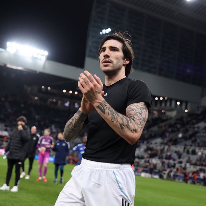 Manutd_addicts's tweet photo. 🚨🚨🚨

BREAKING:

Sandro Tonali has told his agent to get him to Manchester United at all costs.

#MUFC https://t.co/WL3sbd52mE