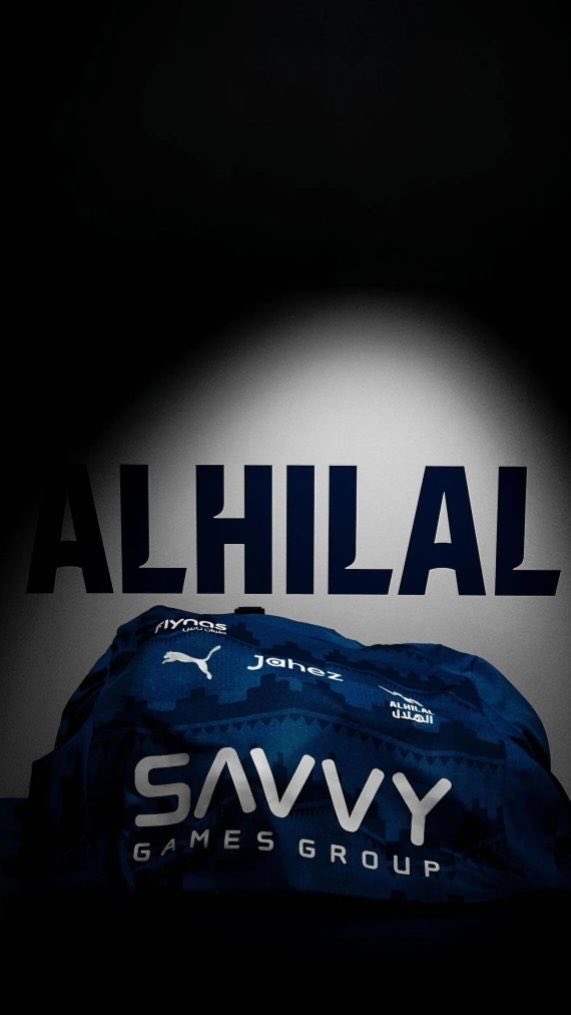 M_ah1957's tweet photo. نادي الهلال السعودي مو مجرد فريق… هو تاريخ طويل من المجد، وبصمة ثابتة في كل بطولة يدخلها. من تأسيسه عام 1957 وهو يصنع الفارق، ويثبت إن الطموح ما له سقف.
الهلال مدرسة في الانتصار، عقلية ما ترضى إلا بالمركز الأول، . لأنه ببساطة فريق ما يعرف إلا طريق الذهب💙 
 #جمهور_الهلال_اولى https://t.co/x9Iw3Q4Ara