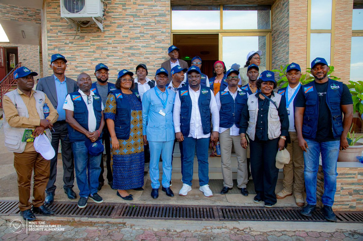 butondonzangi's tweet photo. Arrivé à Kananga pour une mission d’évaluation de la campagne agricole 2025-2026 dans l’espace Kasaï.

Nous allons faire le point sur la saison A et préparer le lancement d’une grande campagne des produits pérennes, avec l’installation de pépinières communautaires dans chaque territoire.

La revanche du sol sur le sous sol voulue par le Président Félix Tshisekedi passe par des actions concrètes sur le terrain.