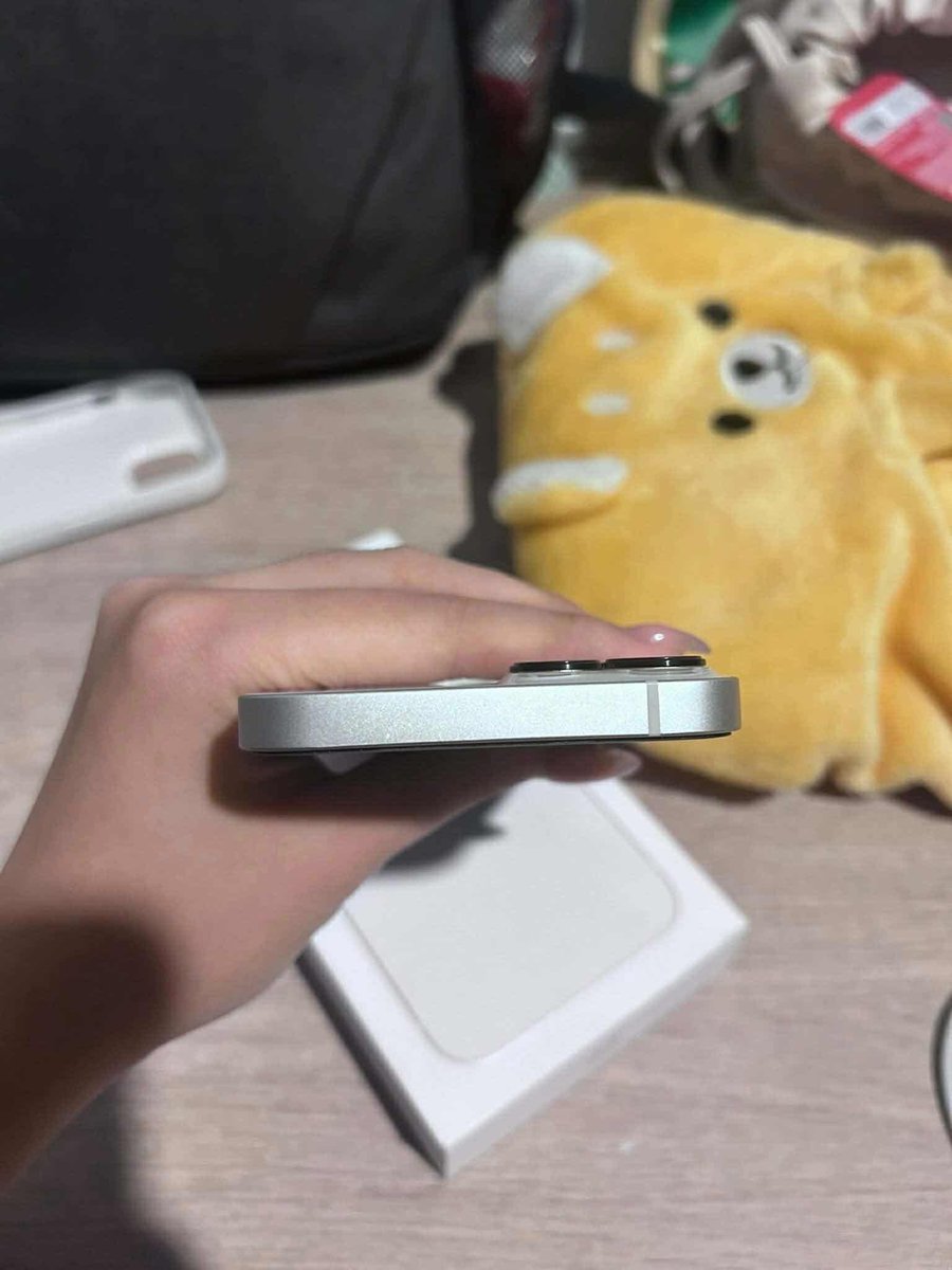 Luaisiin's tweet photo. ส่งต่อ Iphone 13 128GB TH/A แบต100% ไม่เคยเปลี่ยนแบตหรือจอ 
ราคา 9990   
เครื่องใช้เอง  
 ไม่มีตำหนิ สภาพสวยไม่ค่อยได้ใช้ เพิ่มเติม DM 
 #ส่งต่อไอโฟน #ไอโฟนมือสอง #ส่งต่อโทรศัพท์ #โทรศัพท์มือสอง #iPhoneมือสอง https://t.co/0SJZUcRecR
