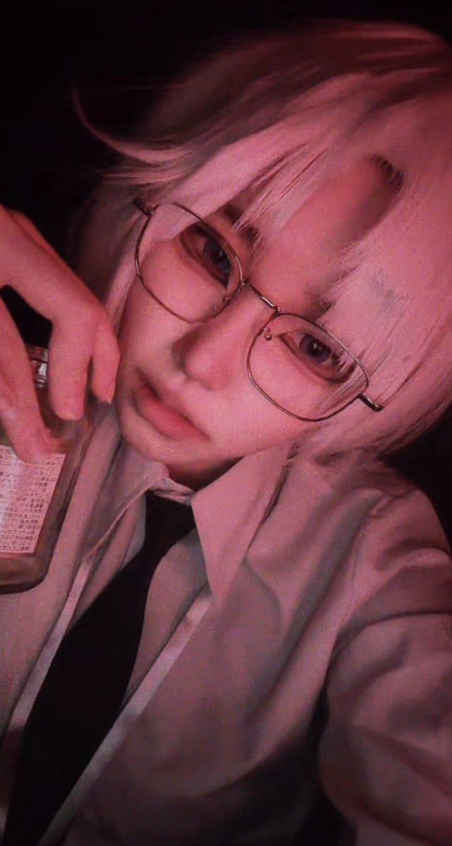 01yumin's tweet photo. #괴담출근 🔬 https://t.co/OsCwffo51F