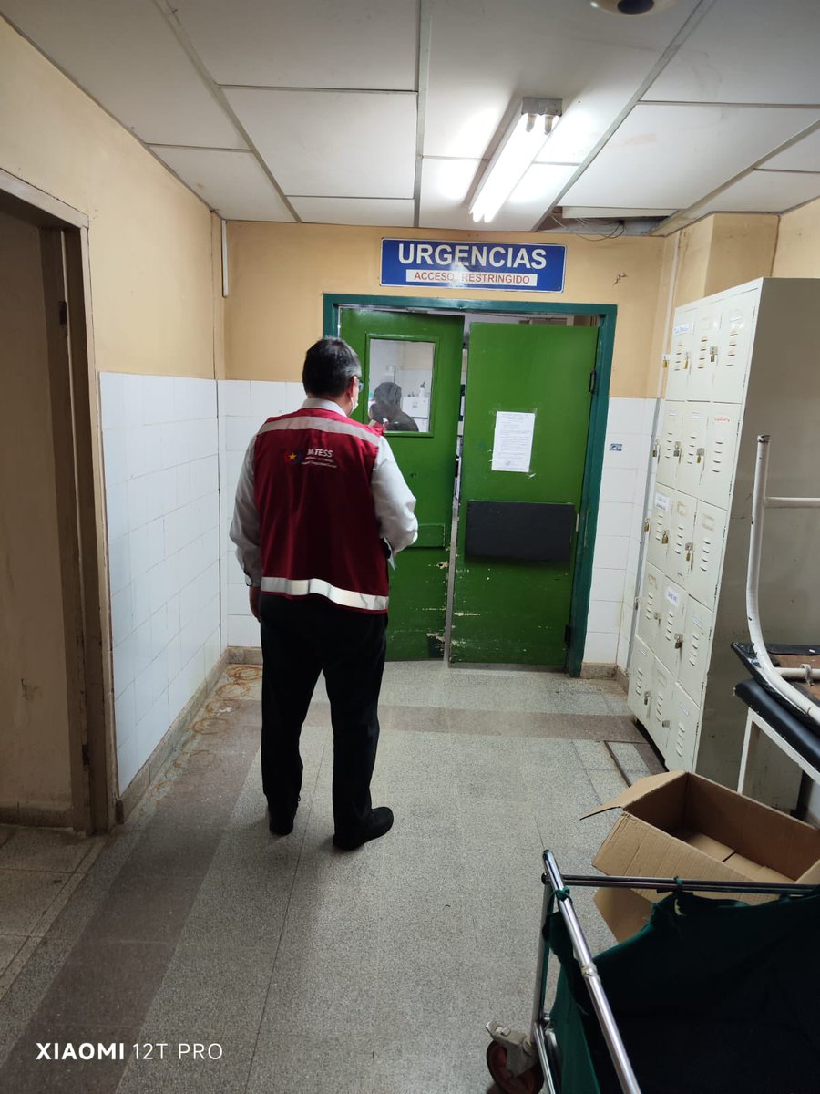 monicarecalded's tweet photo. Luego de tomar conocimiento del accidente de trabajo del joven trabajador de 20 años, en una empresa de Luque, inmediatamente nos constituimos a corroborar su estado de salud y a iniciar las investigaciones respectivas.

Es importante recordar que el seguro social cubre desde el día 1 del registro al trabajador para casos de accidente de trabajo y que incluso, en caso de que la patronal no haya cumplido su obligación de dar de entrada al empleado al seguro social, conforme al artículo 48 de la Carta Orgánica, la previsional debe brindar atención médica y en caso de invalidez, sea parcial o total, temporal o permanente, otorgarle las prestaciones de económicas correspondientes, aplicando posteriormente la figura de capitales constitutivos a la empresa infractora.