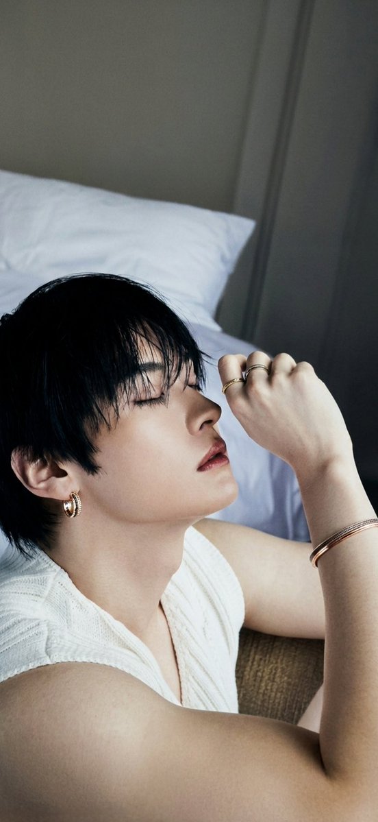 WHAT IS THISSS OMGG #リノ #리노 #leeknow #StrayKids