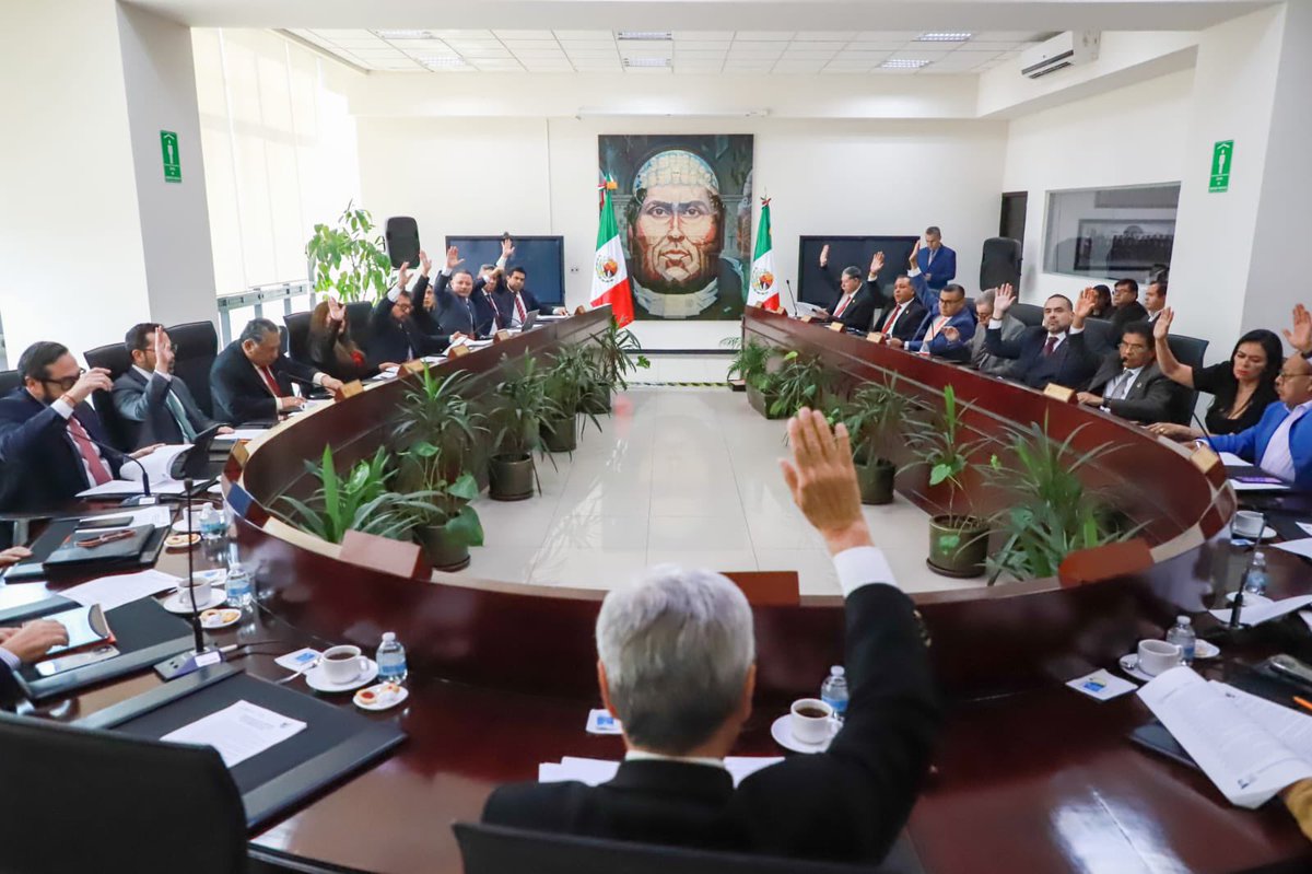 HegelCortes's tweet photo. Hoy celebramos la 7ma Sesión Ordinaria del Pleno del #TFCA presidida por el Mag. Cristóbal Arias Solís, en la que se aprobaron 55 puntos relacionados con asuntos jurisdiccionales y colectivos.
Con estas acciones, el Tribunal garantiza justicia laboral en nuestro país. https://t.co/ax0iFRCwaW
