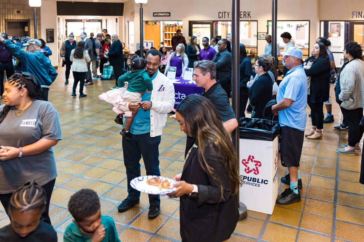 Hawthorne, CA tweet media