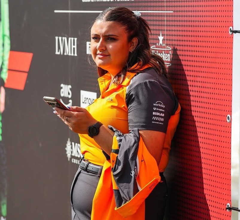 ari 🌸 tweet media