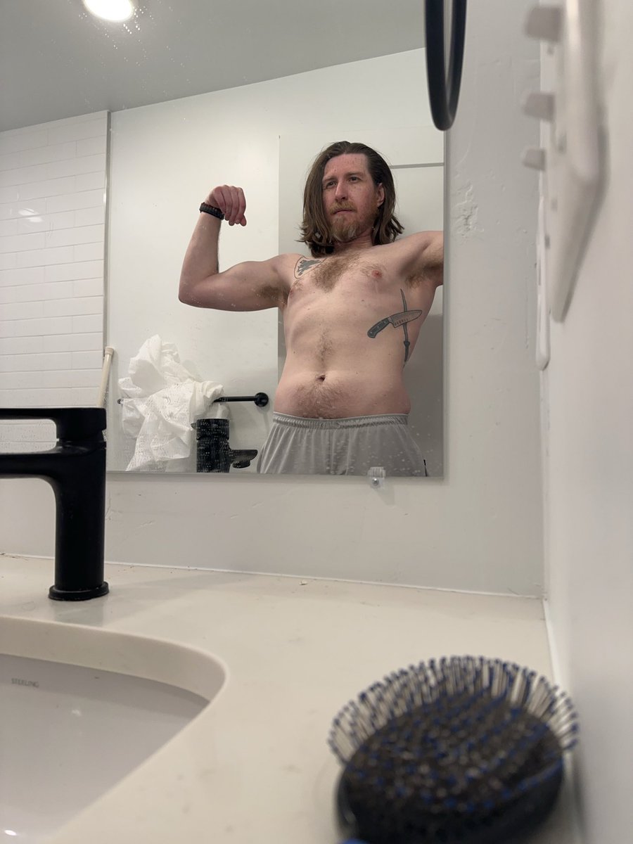 hungcub146's tweet photo. Gym time coming along. https://t.co/JEB5Avnqi6