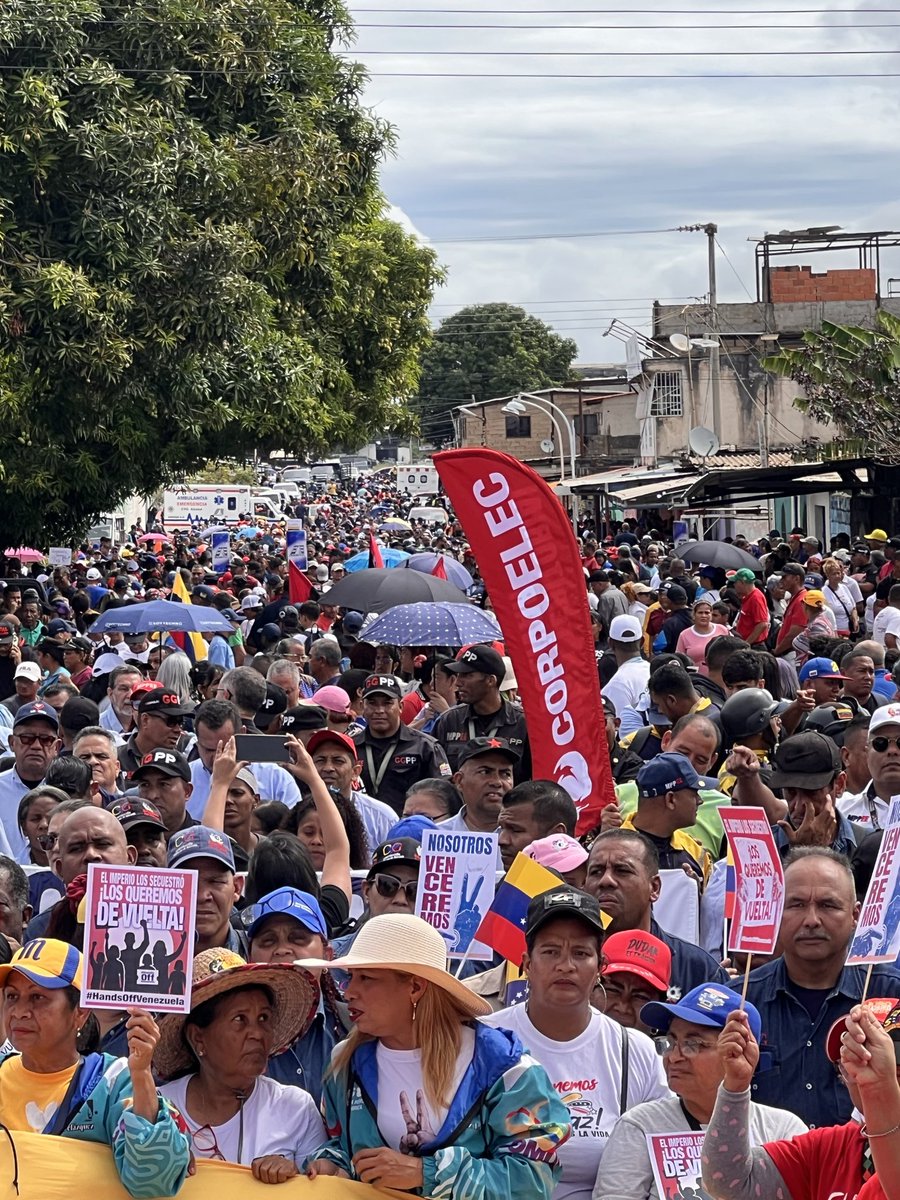 audrif2004's tweet photo. @Carocarolina81 @NicolasMaduro Los queremos de vuelta 👉✌️ https://t.co/gIUyyvazeJ
