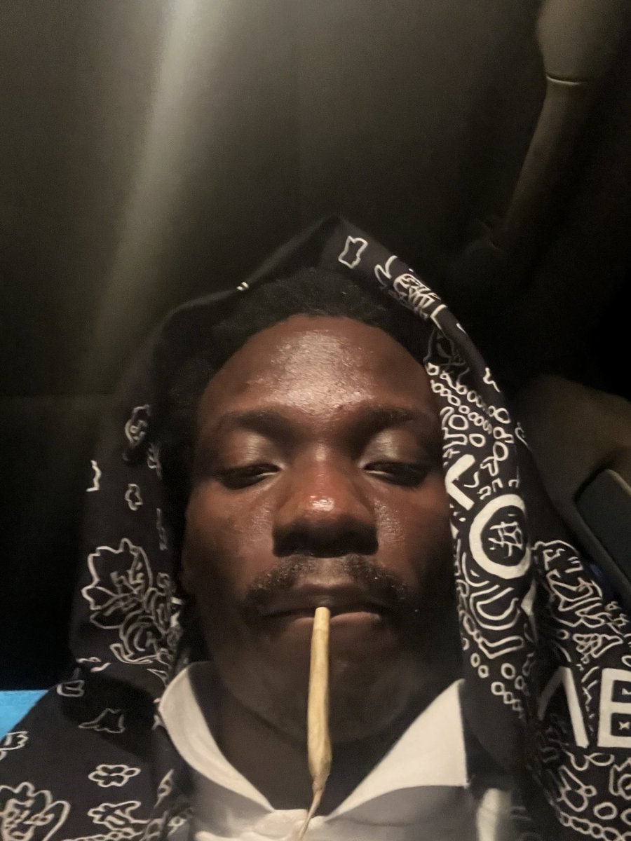 🤞🏿🏴󠁧󠁢󠁳󠁣󠁴󠁿