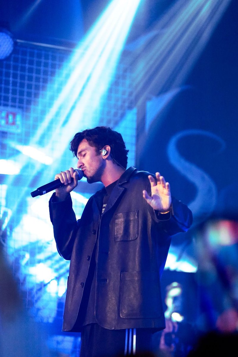 Holaaa!! Vengo con la noticia de que ya tenemos lista para uds la crónica y la galería de For the lovers vol. 1 en el sitio de Casi Cielo 💌🌹 casicielo.mx/for-the-lovers… 

Les dejo una probadita de las fotos que pudimos tomarle a los chicos esa noche!! 💗