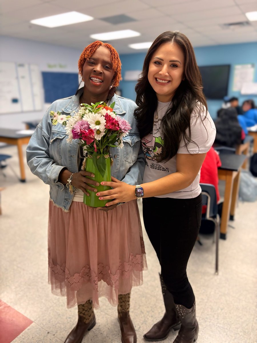 V.Ocañas tweet media