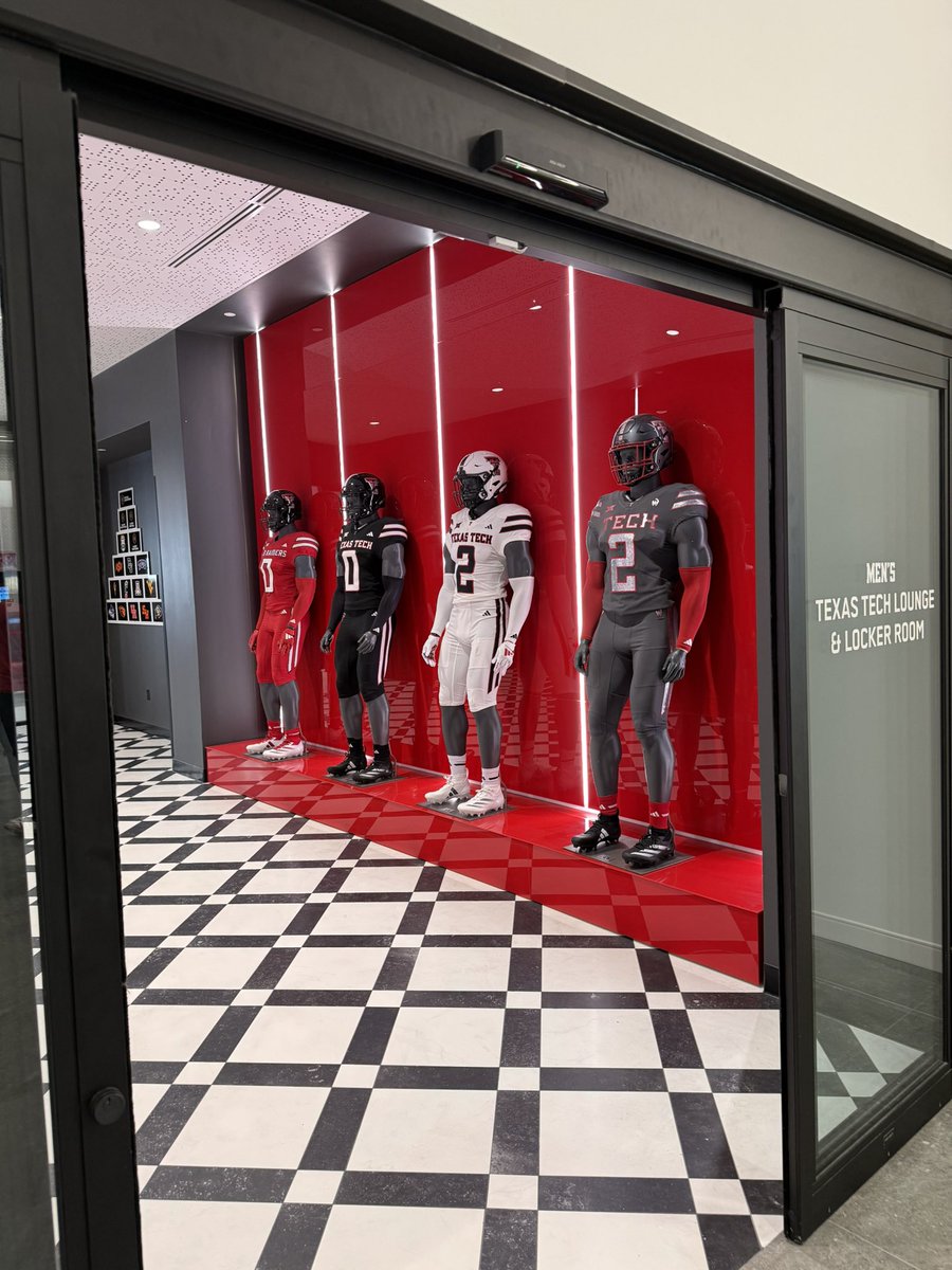 The Eccentric 🅰️dmin tweet media