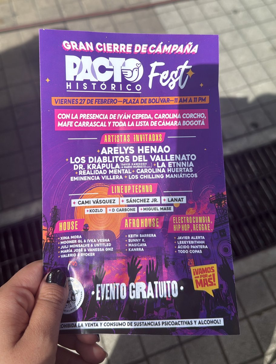 mia_licate's tweet photo. Mami cuál estéreo picnic nos vemos en el pacto histórico fest más bien https://t.co/jpTTiMuREg
