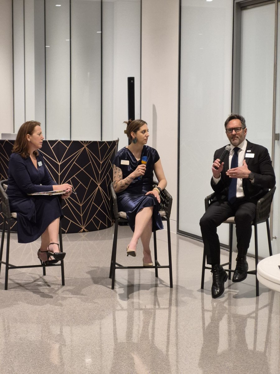 Hostage US tweet media