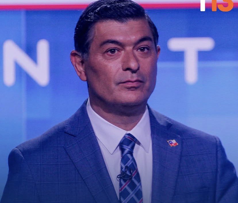 🚨ATENCIÓN! 

Franco Parisi, el Papito corazón de las elecciones, está siendo DENUNCIADO por presunta Falsificación de instrumento publico.

Tanto MBA tantos estudios para terminar siendo además de degenerado, UN CHANTA. FUERA!