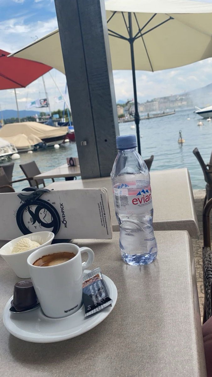 الوقت في جنيف هو الهدوء ..
فيها حاجة عجيبة ما عرفت افسرها الأكيد أنها عتيقة وتشبه الأمنيات المؤجلة ..

تصويري ..📸