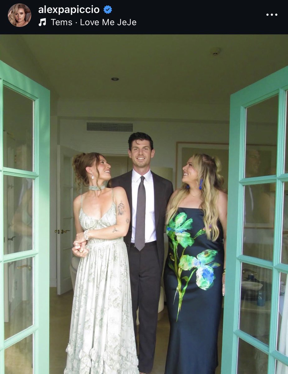 ash (he/they) tweet media