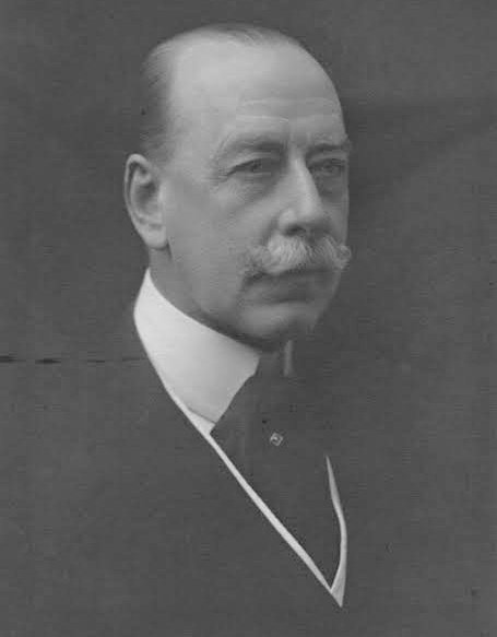 HOW WE GOT THE NAME PORTHARCOURT 

Lewis Vernon Harcourt (1863–1922) was a British Liberal politician who played an important role in early 20th-century British government and colonial administration.

He was born on 31 January 1863 in England, the son of prominent statesman