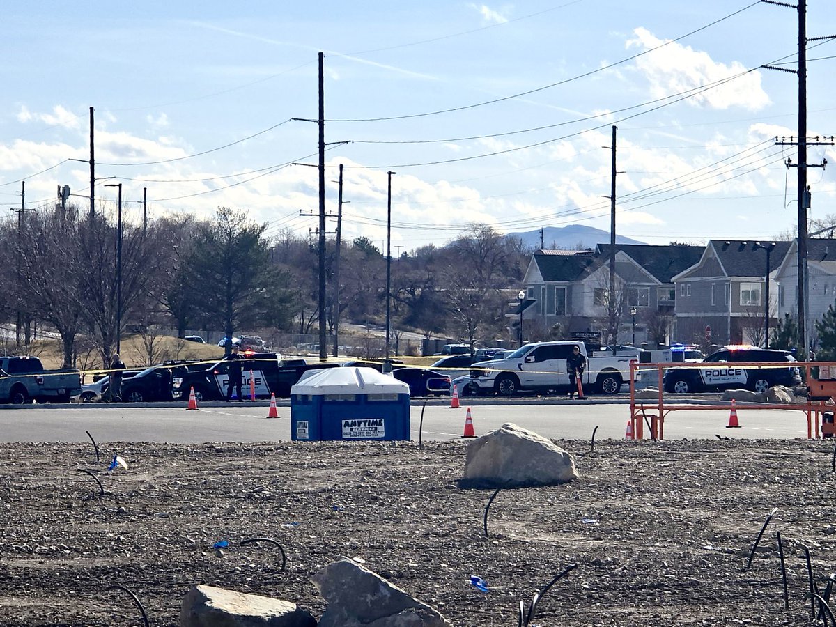 SLCScanner's tweet photo. #BreakingNews #OIS 4455 S 2700 W. #TaylorsvillePD responded to the State Liquor Store on reports of an Active Shøøter. On arrival TPD determined this was NOT an active shøøter but an Officer Involved Shooting. There are injuries but not sure on the extent. Stby for updates. Media stage at the south end of State office Bldg 4315 S 2700 W.