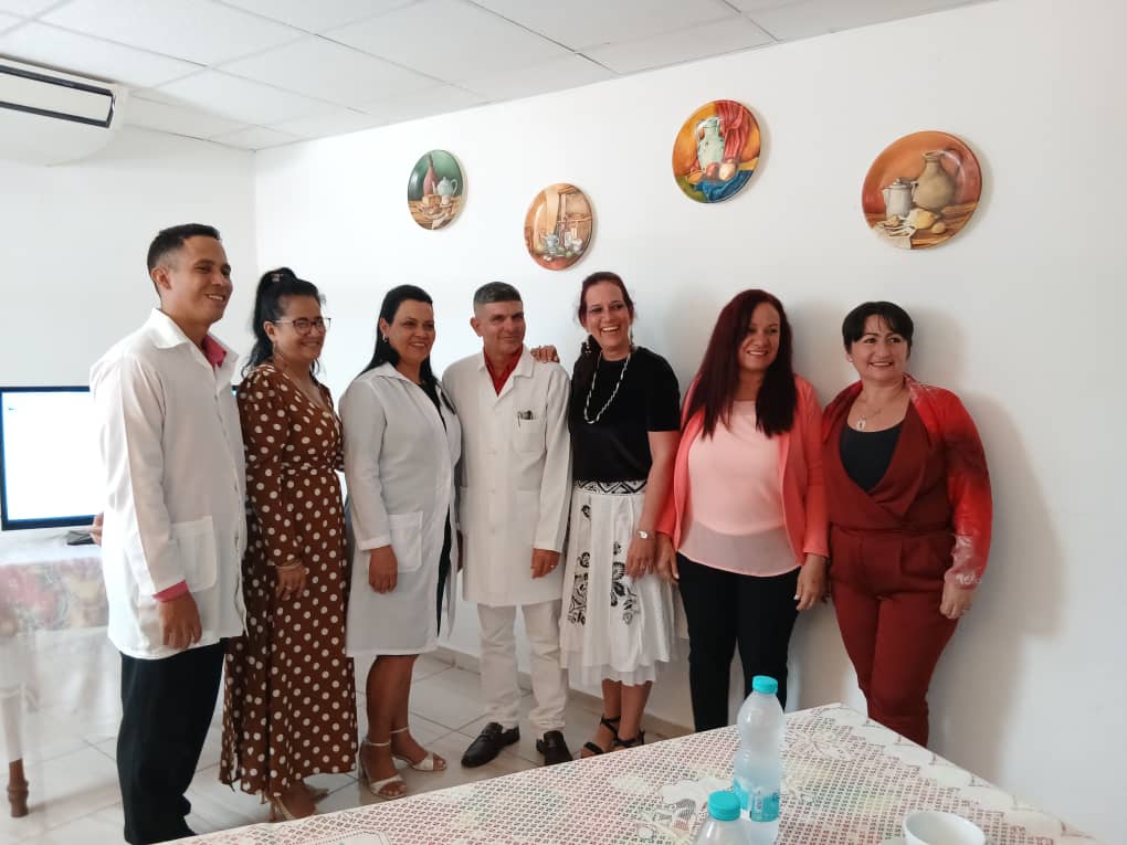 La👩🏻‍⚕️Yulieth García Rivas, especialista en Anatomía Patológica, el👨🏻‍⚕️Oscar Rojas Rodríguez, especialista en Imagenología del <a href="/HospitalLucia/">HospitalLucia 🇨🇺</a>,y el👨🏻‍⚕️Alejandro Chan,especialista en Endocrinología del Hospital Militar,defendieron con éxito sus tesis de maestría en medios diagnósticos