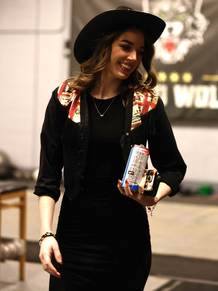 abby ettel tweet media