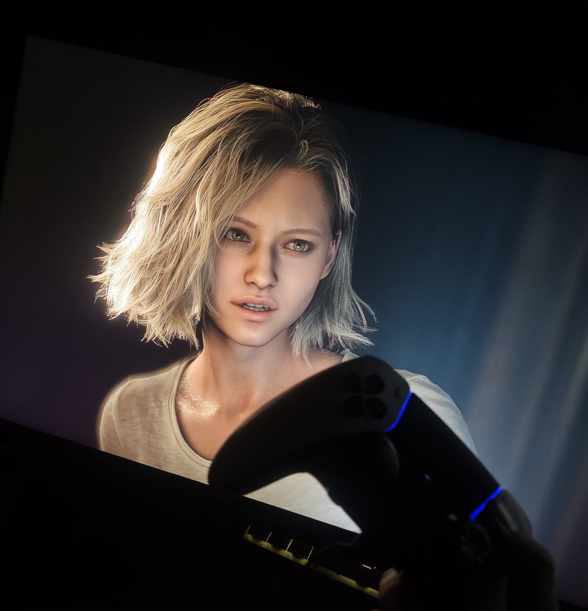 Late night and playing Resident Evil Requiem ☠️💙

Masterpiece 💎💎