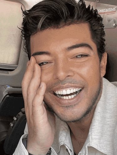 zzoossa's tweet photo. È arrivato il momento di ritirare fuori questo meme #Sanremo2026 https://t.co/V2kxEyUaOH