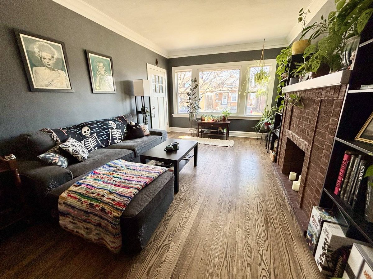 CarlChiRealty's tweet photo. Modern updates + classic charm at 1540 Cuyler AVE! 🏡 Renovated kitchen, hardwood floors, sunroom, big yard &amp; 2-car garage. Basement &amp; attic offer endless potential! Move-in ready—don’t miss out: https://t.co/1Jrh8ejizM https://t.co/z0ZsiJmJEp