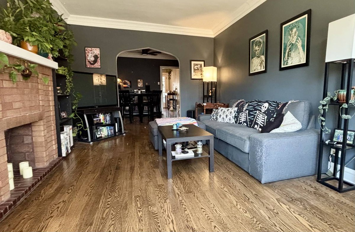 CarlChiRealty's tweet photo. Modern updates + classic charm at 1540 Cuyler AVE! 🏡 Renovated kitchen, hardwood floors, sunroom, big yard &amp; 2-car garage. Basement &amp; attic offer endless potential! Move-in ready—don’t miss out: https://t.co/1Jrh8ejizM https://t.co/z0ZsiJmJEp