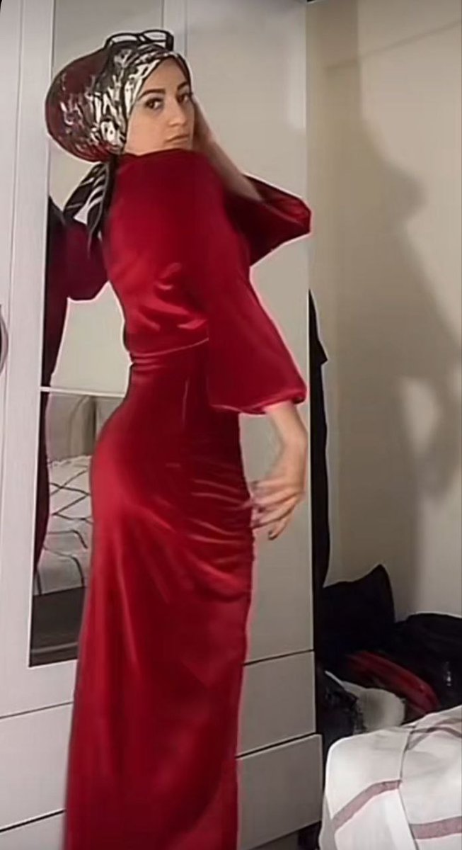 Türbanlı hatun kocasını aldatıyor🔥

İzle 👉 t.me/yaramazlarr