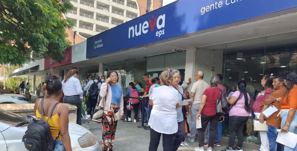 germanagamez's tweet photo. El tema de la atención en salud de los colombianos, está cada vez más interesante y polémico. La última información que ha dado a conocer el Gobierno nacional al respecto es la siguiente: https://t.co/Un0AlnBUjR @GA_Jaramillo @petrogustavo @MinSaludCol @NuevaEPS_ https://t.co/BhziHzRuEk