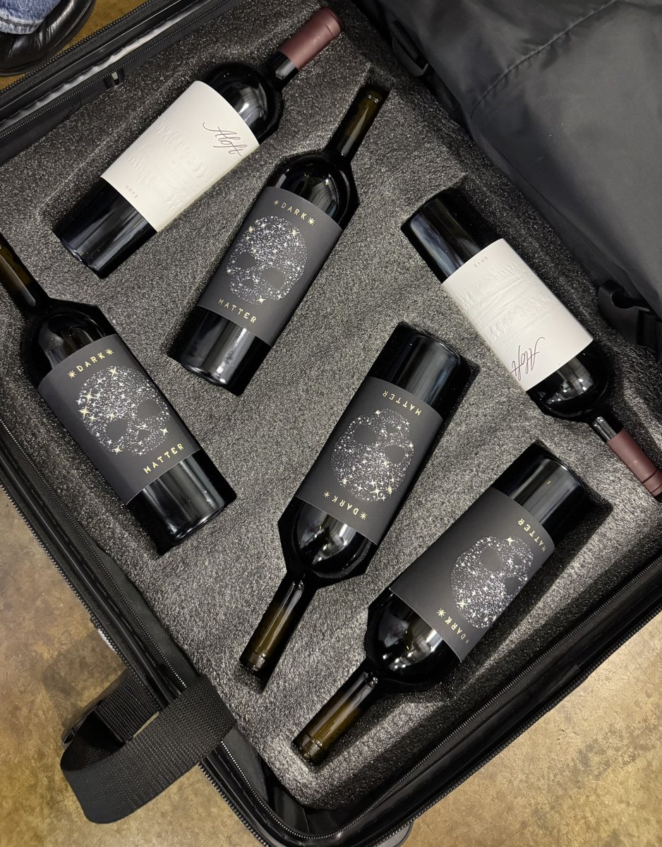 MondaviSisters's tweet photo. Make sure when you travel, you come prepared! #darkmatterwines #aloftwines #howellmountain #cabernetsauvignon #zinfandel https://t.co/PdMfjwbMiV