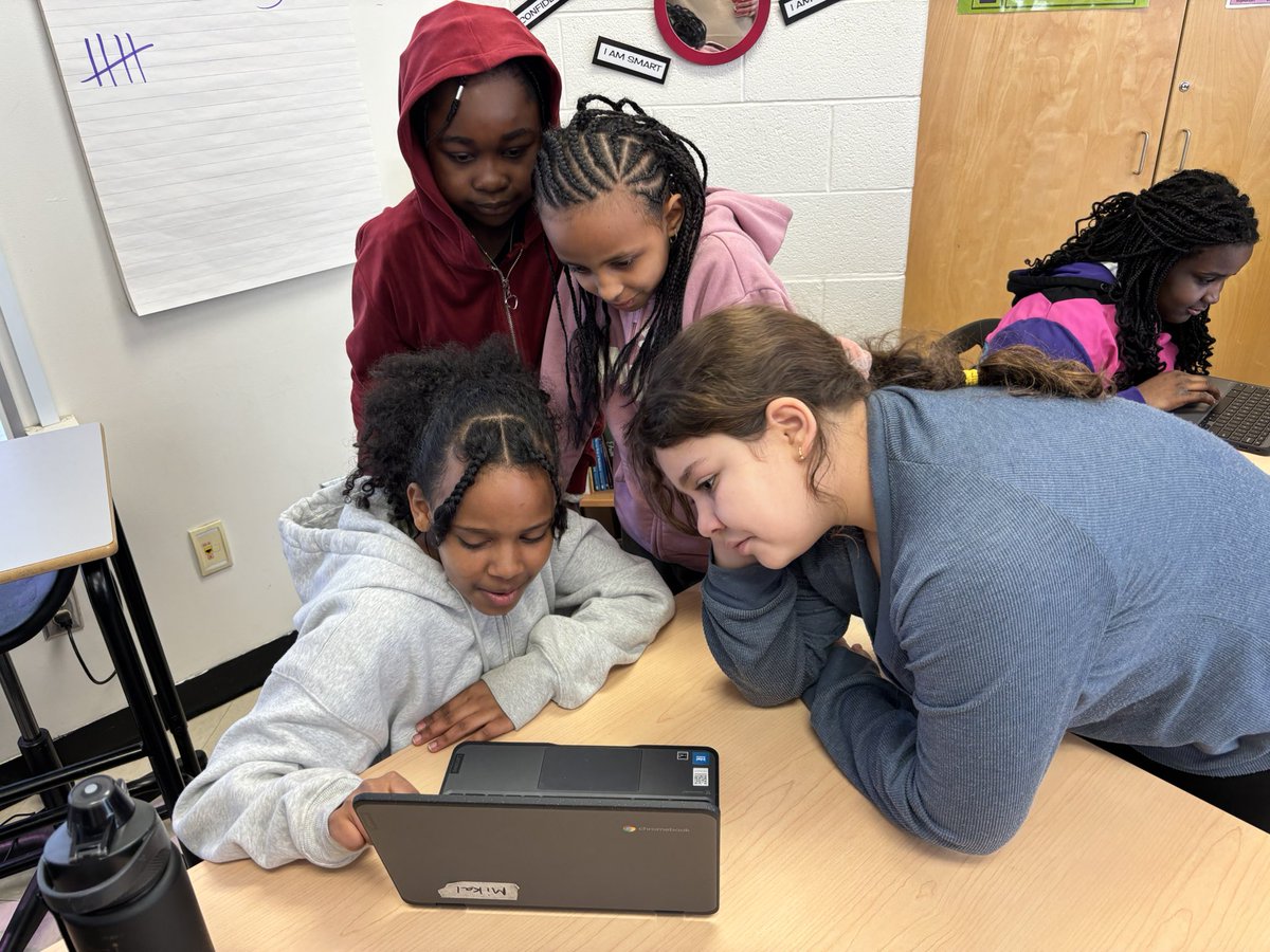 Mr. Cook tweet media