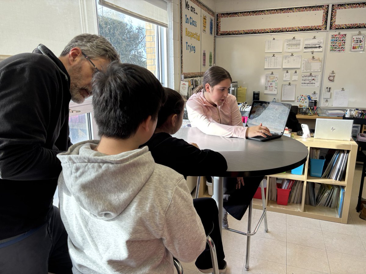 Mr. Cook tweet media