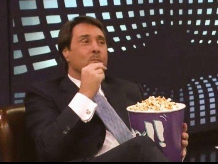 La theria de pelo rojo (aguara) ya subió video intentando defenderse con sus derechos pero creo que se lo olvidó que lo que hizo el fue delitos y encima uno anda comentando su nombre entero y donde vive, jajajajajjaa en este país nunca te aburris con los chismes