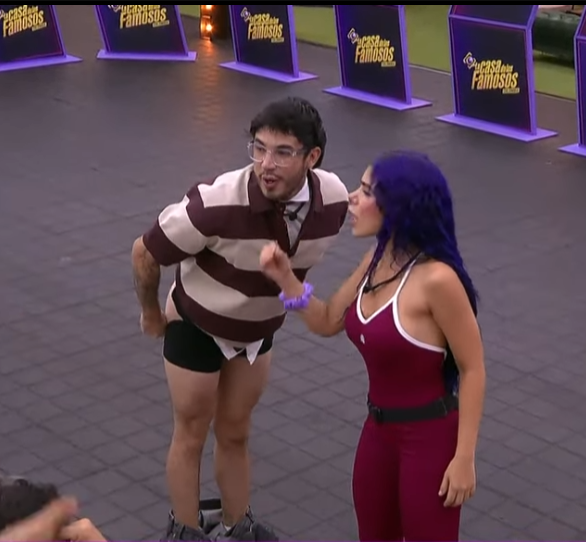 Andy94716201's tweet photo. La mujer que apoye esto hacia otra mujer no merece ningún tipo de respeto y no importa si es team Melissa, team Karina, team Yina, team Bruno, no importa el Team esto es un asco y si lo hubiera hecho un hetero ahí si llorarían 

#LaCasaDeLosFamososCol3 https://t.co/vhyZcHfJLU