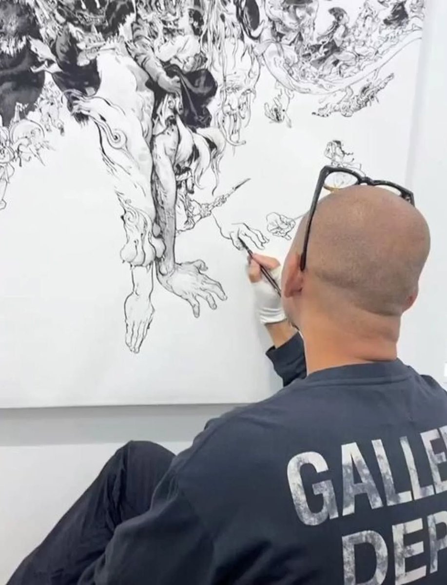 Kim Jung Gi was a legendary South Korean artist known for his insane ability to draw complex scenes entirely from memory without sketches or references

He could fill massive pages with detailed cities, characters, machines and action scenes in one continuous flow
