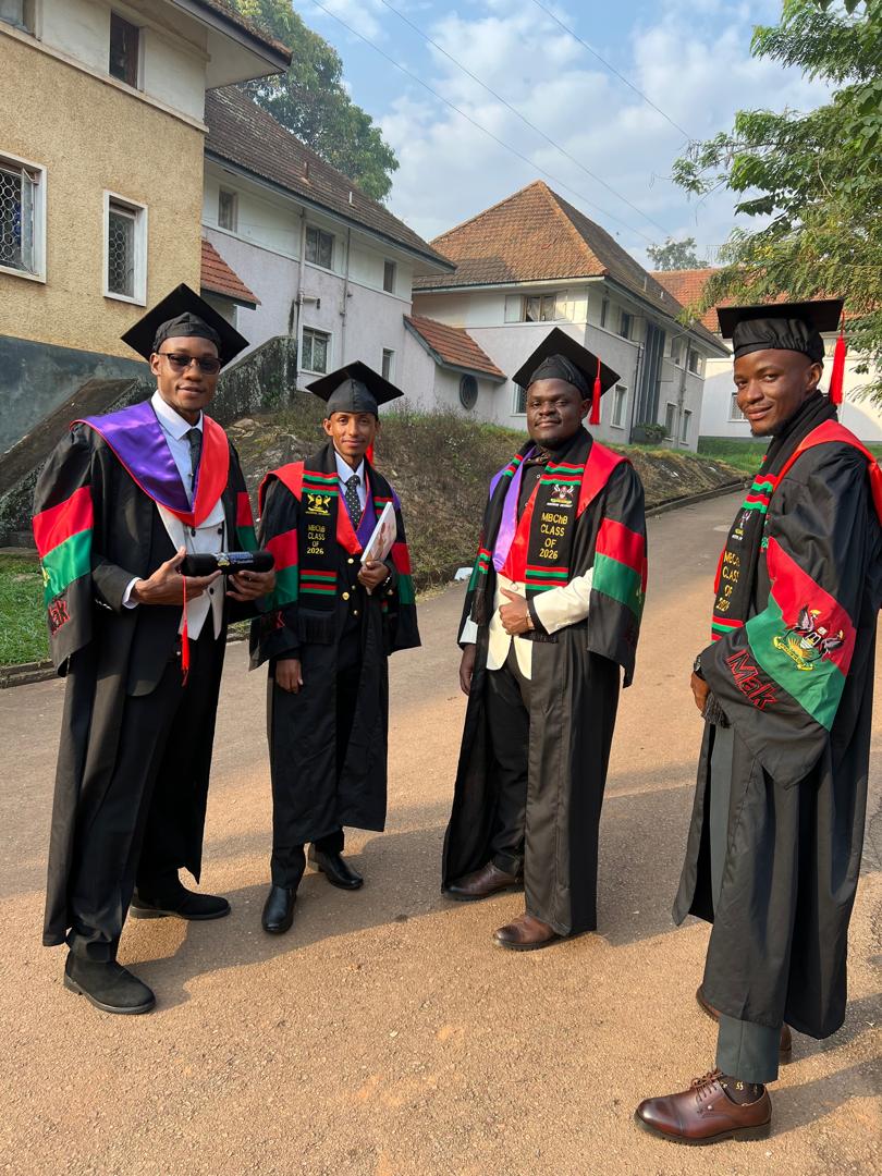 SserumunyeM's tweet photo. My first entrance to Makerere was filled with self doubt until I met Prof Robert Kalyesubula @rkalyes1. The first interaction revealed that hard work, a teachable posture, resilience would earn me a spot somewhere.
Today, I am among the top ten graduates in college! https://t.co/Ar676Ci7GC