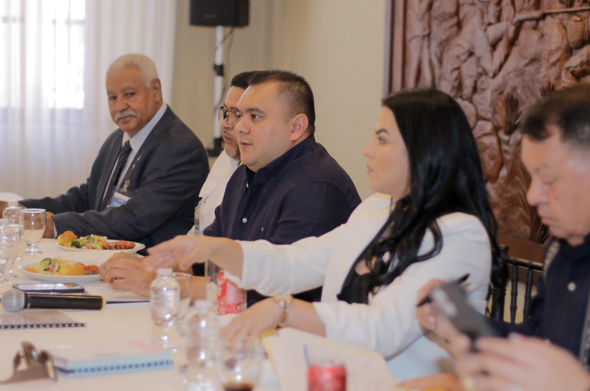 Luis Castro tweet media